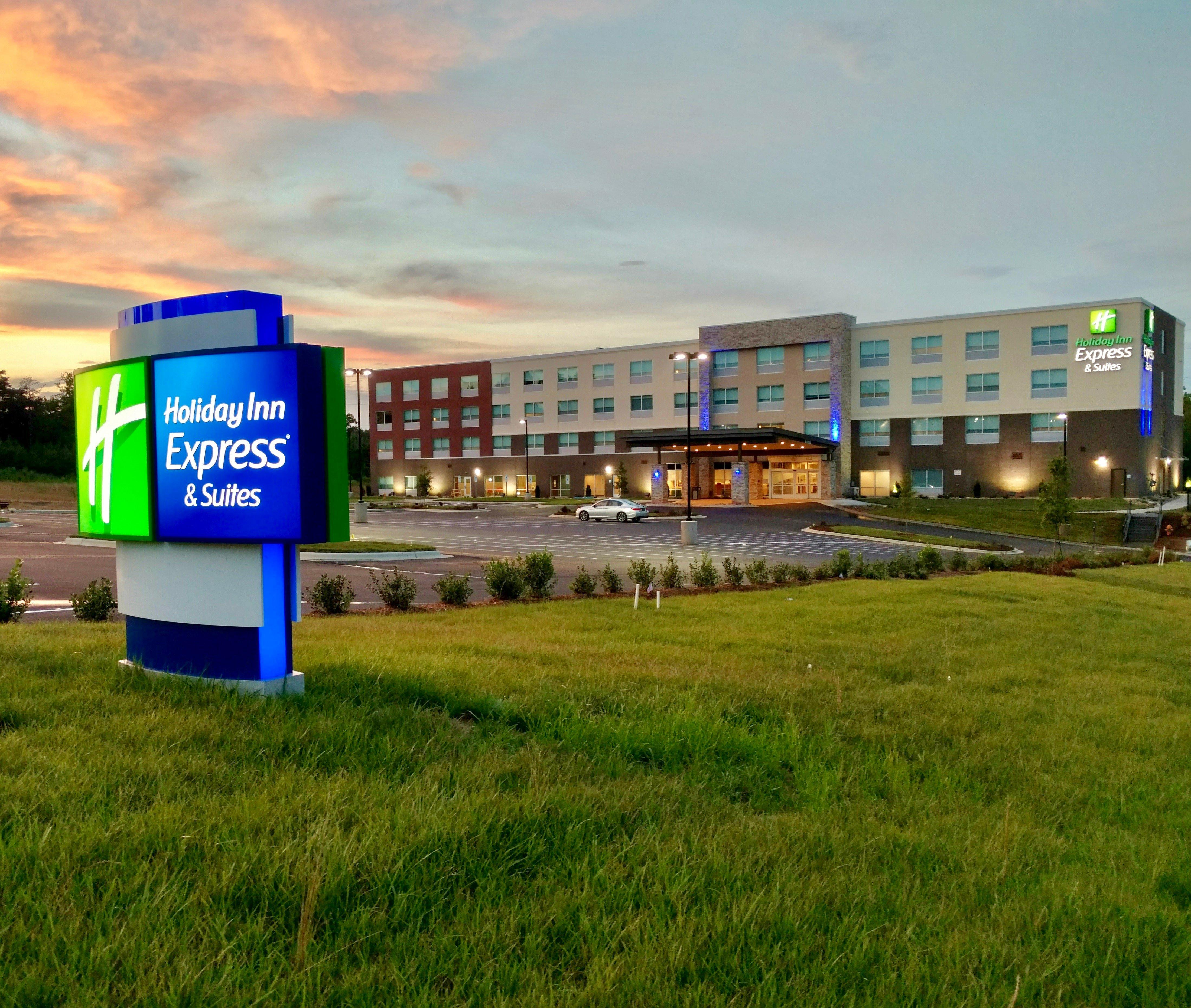 Holiday Inn Express & Suites Raleigh Airport - Brier Creek By Ihg Екстер'єр фото